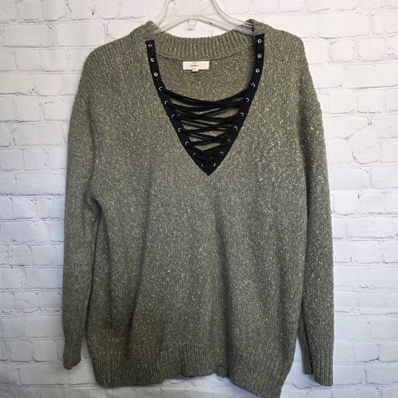 entro Sweaters - Entro/ Olive Lace-Up Sweater